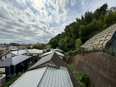 【展望】 | フォーレスト日吉 | バルコニーからの眺望です♪4階にあるので人目が気にならないのが嬉しいですよね☆