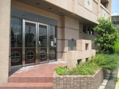 【エントランス】 | アドバンス新大阪CityLife | きれいにお手入れされたエントランスです