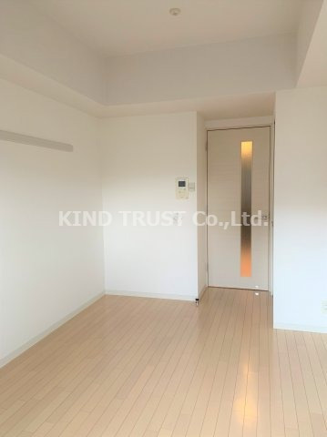 プレサンス天満橋アンジェの居間・リビング|こちらの居間で趣味の時間をお楽しみください