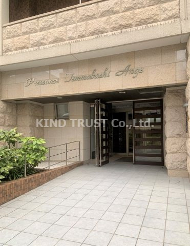 プレサンス天満橋アンジェのエントランス|毎日通るエントランスはこのようになっています