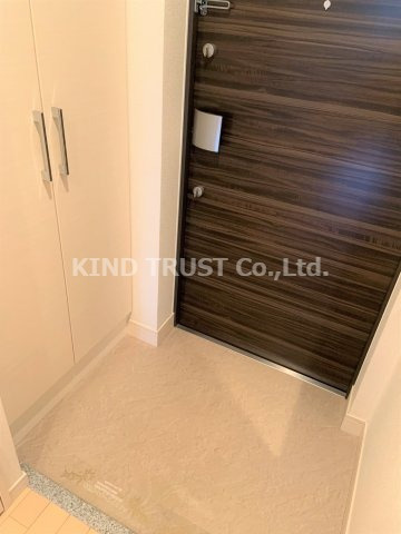 プレサンス天満橋アンジェの玄関|明るい玄関です