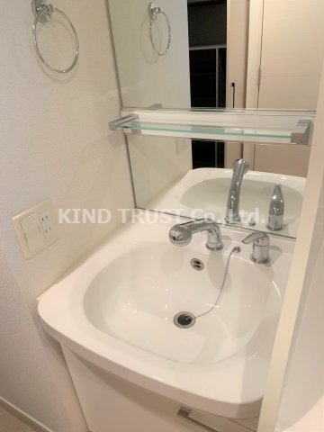 プレサンス天満橋アンジェの洗面所|コンパクトで使いやすい洗面所