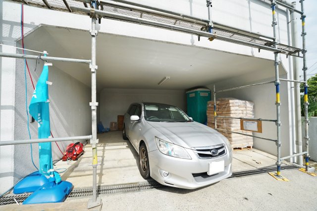 収納豊富な３ＳＬＤＫ！カースペース２台♪保土ケ谷区上菅田町　新築戸建ての駐車場