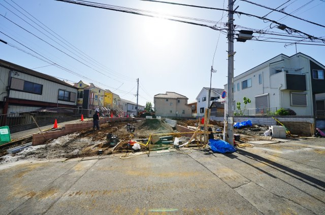 保土ヶ谷駅徒歩１０分！カースペース２台♪保土ケ谷区霞台　全３棟新築戸建ての外観