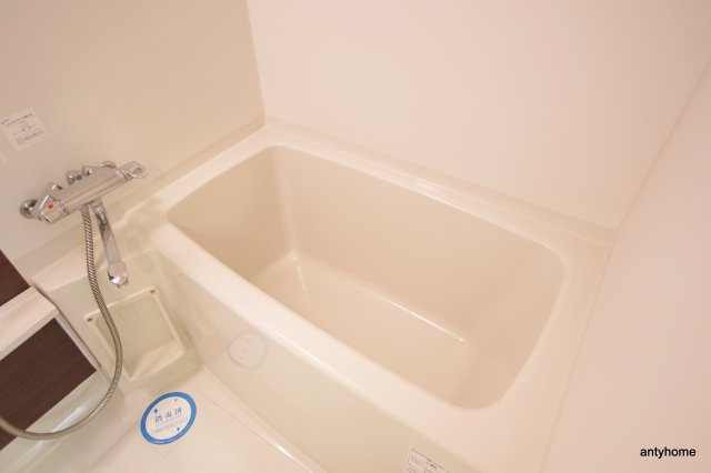 サムティ江坂ジュレーヴ　仲介手数料無料の浴室