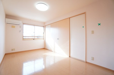 【洋室】 | ロイヤルガーデンKIRINOKI | ※同物件・同タイプの写真です。