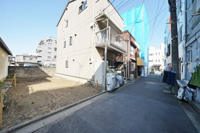 【横浜市保土ケ谷区岩間町２丁目184-14】★仲介手数料無料★（保土ヶ谷小学校・岩崎中学校）の前面道路含む現地写真