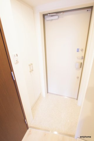 エグゼ江坂 仲介手数料無料の玄関