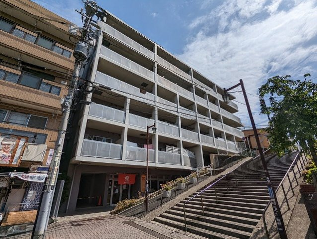 セ・アベーレ谷中銀座EASTの外観|夕やけだんだん沿い、谷中銀座そばの好立地。