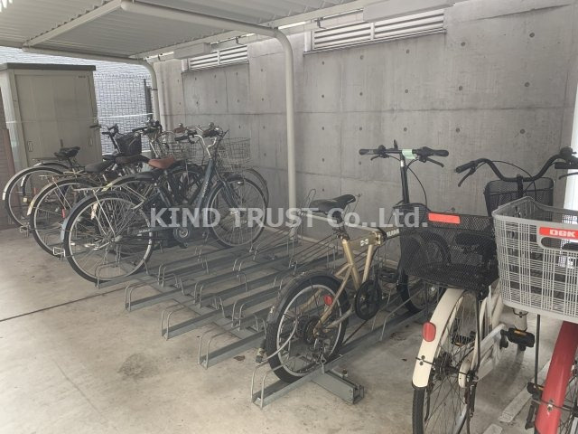 ノートアール107のその他共用部分|屋根付き駐輪場です