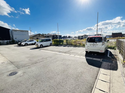 【駐車場】 | ＢＬＵＥ　ＳＫＹ　的場