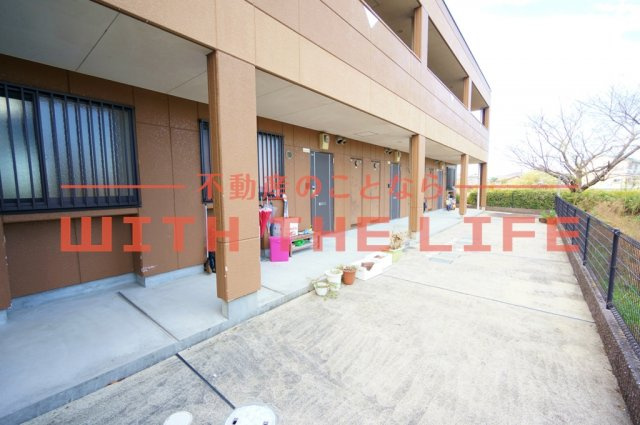 グランフォースMOCO（モコ）【キャッシュバック対象物件】のエントランス|ゆとりのあるエントランスです