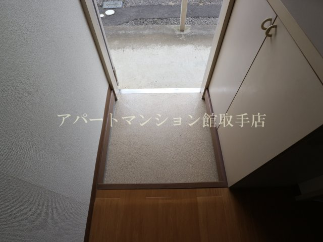 おおつきハイツの玄関