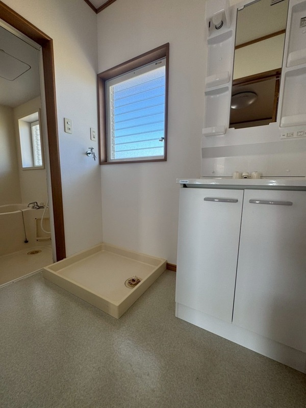 レッドハウス福益【キャッシュバック対象物件】の洗面所|忙しい朝には欠かせない洗面所です