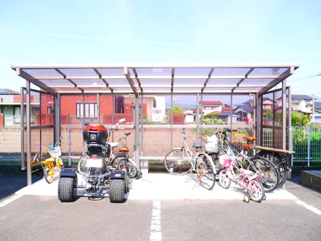 レッドハウス福益【キャッシュバック対象物件】のエントランス|ゆとりのあるエントランスです