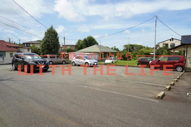 ガーデンヒルズ荒木【キャッシュバック対象】の駐車場|駐車スペースもあります