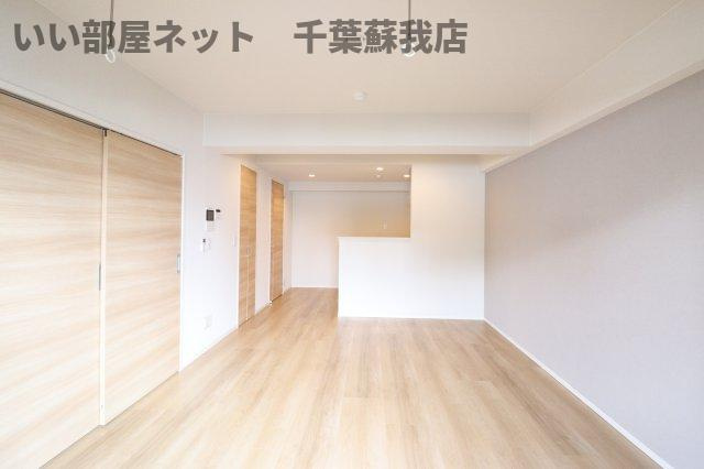 Grand Vertの居間・リビング|こちらのリビングで趣味の時間をお楽しみください