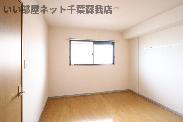 SANTAの洋室|落ち着いた色調の洋室です