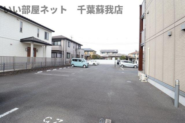 セジュール山の根の駐車場|駐車場があるので、車を買う予定の方も安心です