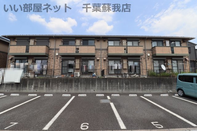 メルヴェイユ　ＡＢＣの駐車場|建物外観を気になさる方へ、見た目の良い物件です