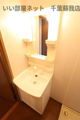 メルヴェイユ　ＡＢＣの洗面所|朝の準備に活躍する、洗髪洗面化粧台！