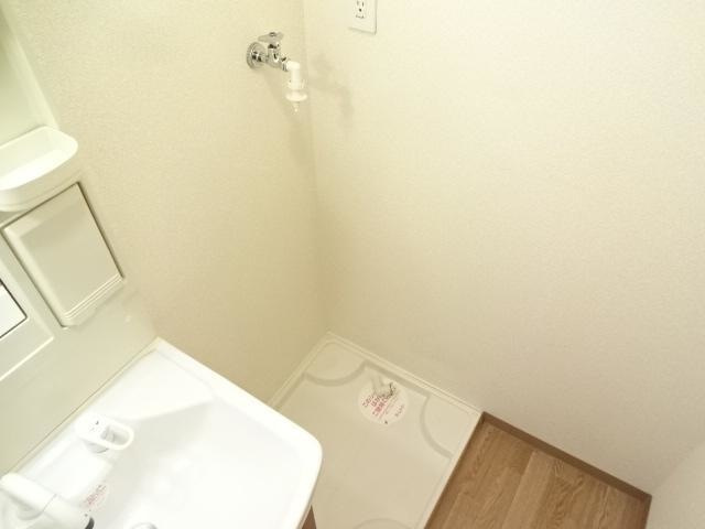 ヴァンベール WAKAMIYA|洗濯機置場