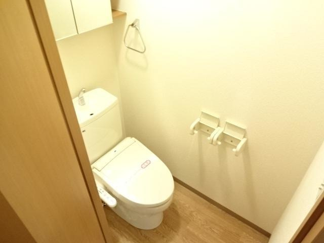 ヴァンベール WAKAMIYAのトイレ|シャワー付トイレ