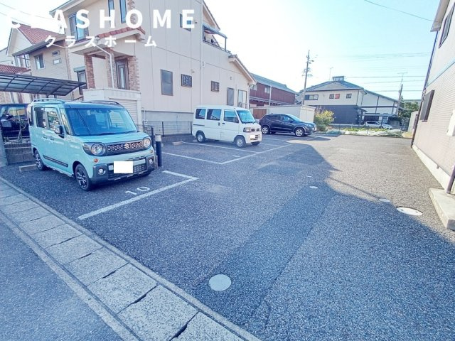 アンプルール ブワ エトワル　　刈谷市の賃貸ならクラスホーム刈谷店の駐車場
