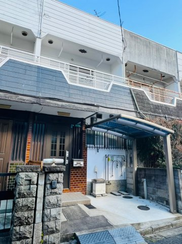 新田２丁目テラスハウスの外観