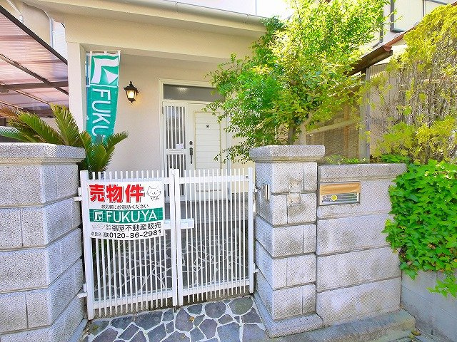 天理市西長柄町戸建のエントランス|毎日通るエントランスはこのようになっています