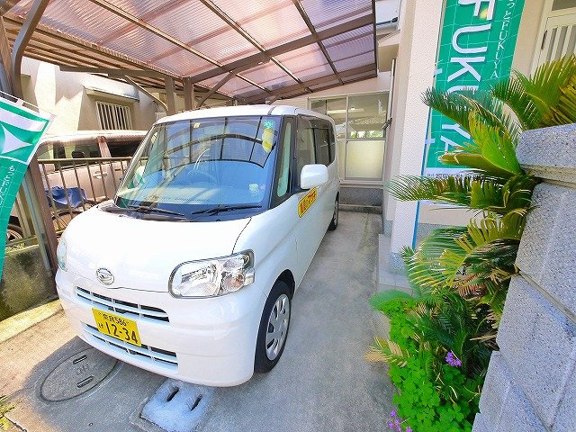 天理市西長柄町戸建の駐車場|駐車スペースもあります
