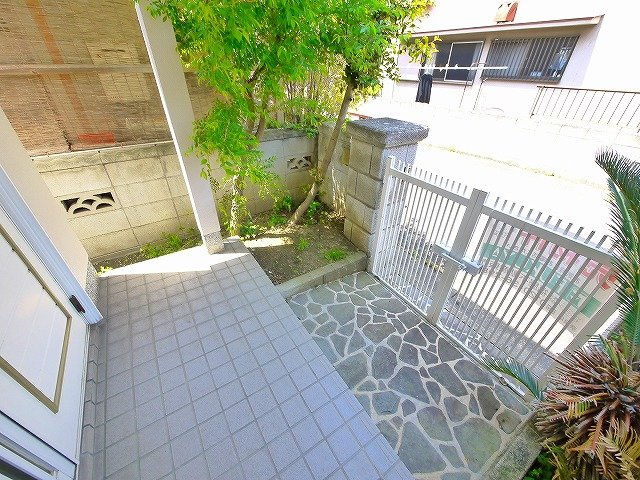 天理市西長柄町戸建のエントランス|毎日通るエントランスはこのようになっています