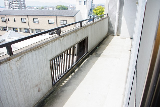 矢追マンションのバルコニー|広々としたバルコニーです