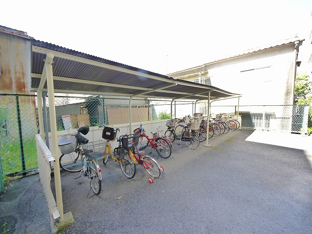 矢追マンションのその他共用部分|自転車置き場
