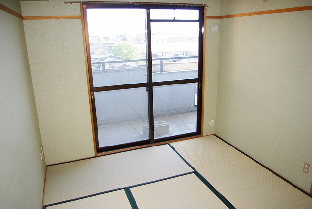 矢追マンションの和室|フローリングだけでなく、和室もあります