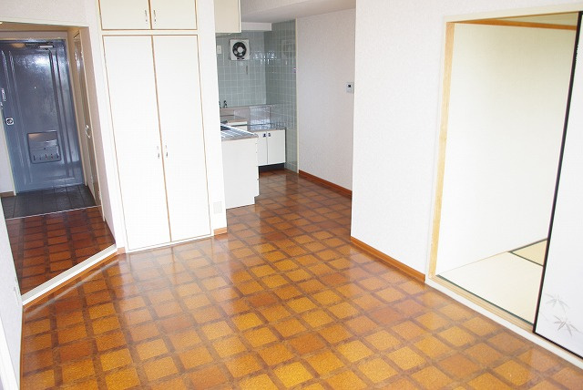 矢追マンションの洋室|使い勝手のいい洋室です