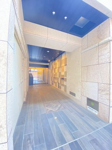 アクアプレイス上本町のエントランス