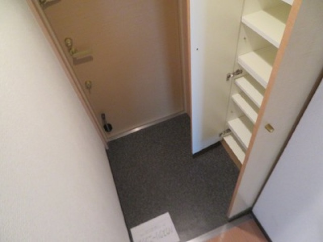 ピュアライズ諏訪の玄関