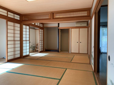 【和室】 | 大津市日吉台4丁目28-14　中古戸建 | 柔らかい畳が心地よい和室