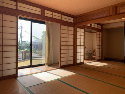 【和室】 | 大津市日吉台4丁目28-14　中古戸建 | 和室、ちょっとしたくつろぎスペースにいかがでしょうか