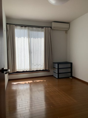 【洋室】 | 大津市日吉台4丁目28-14　中古戸建 | きれいな洋室です