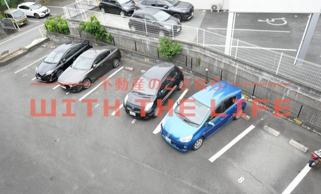 アドバンテイジ合川【10,000円キャッシュバック対象物件】の駐車場|カースペースがあります