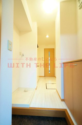 マーサジュネスⅡ【10，000円キャッシュバック対象物件】の玄関|明るい玄関です