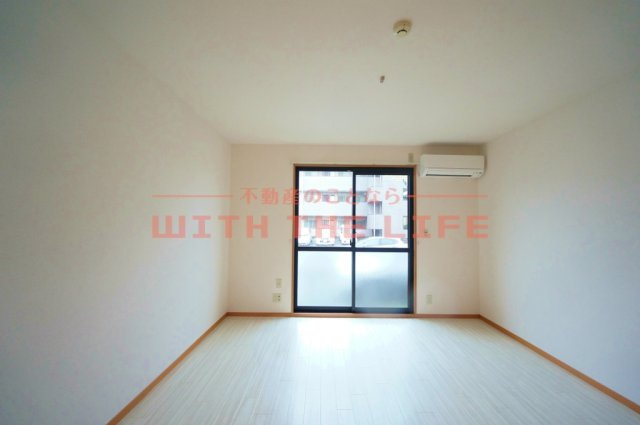 マーサジュネスⅡ【10，000円キャッシュバック対象物件】の居間・リビング|こちらのリビングで趣味の時間をお楽しみください