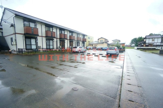 マーサジュネスⅡ【10，000円キャッシュバック対象物件】の駐車場|カースペースがあります