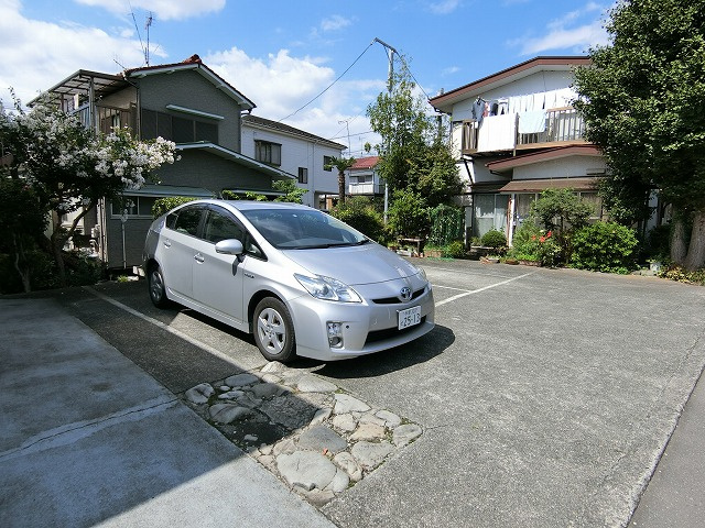 カーサ和光の駐車場