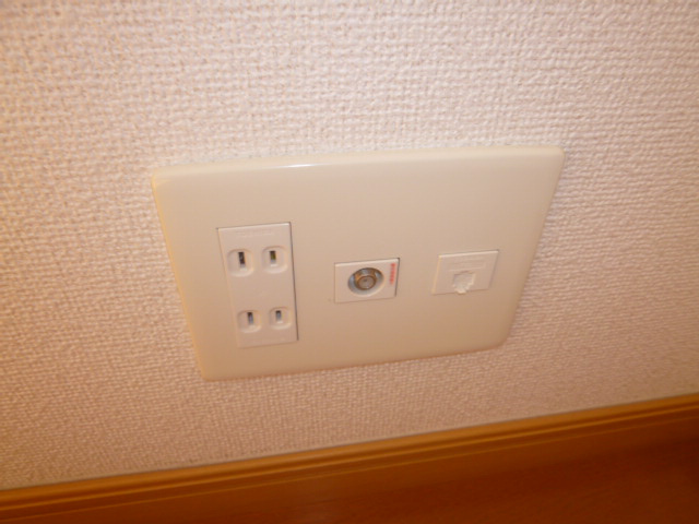 ブランプレジールBの設備|電話モジュラー・TVジャック