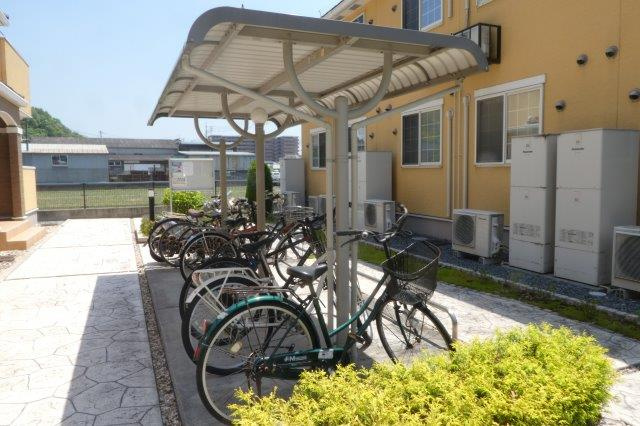 倉敷市新田のアパートのその他共用部分|自転車置き場
