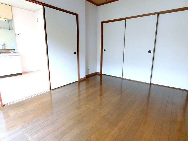 ハイツジュネスの居間・リビング