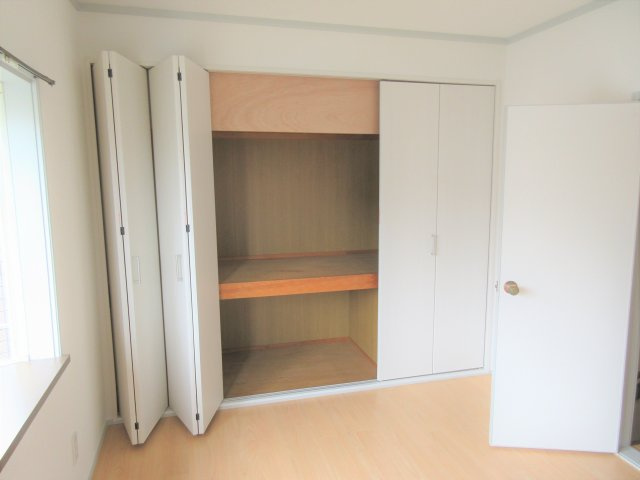 宮の谷ハイツの収納